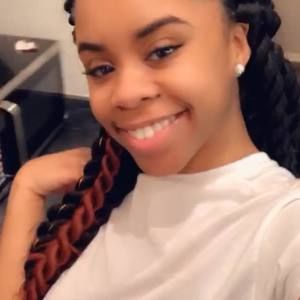 Meet your Posher, Amina